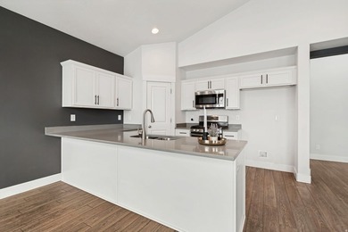 Welcome home to this beautifully maintained 3-bedroom, 2.5-bath - photo 5