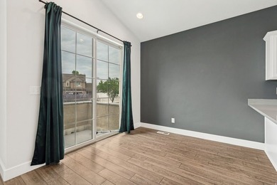 Welcome home to this beautifully maintained 3-bedroom, 2.5-bath - photo 7