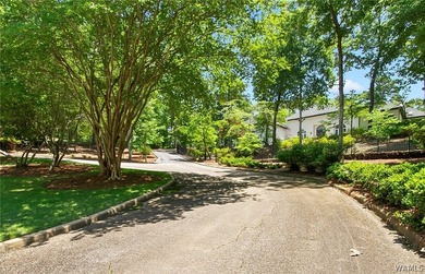 Extraordinary private estate located on nearly 2 acres of - photo 6