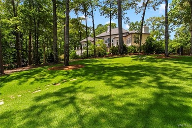 Extraordinary private estate located on nearly 2 acres of - photo 8