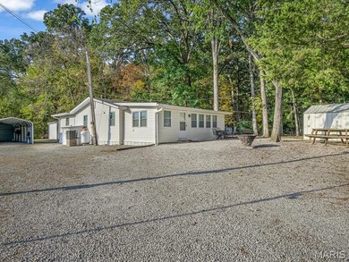 (private lake, pond, creek) Home For Sale in Red Bud Illinois