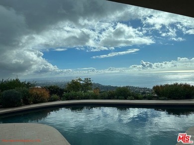 First time on the market in over 50 years. An exceptional view - photo 13