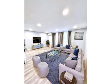 Expansive Brooklyn Home with Dual Dining, Parking Garage & - photo 4