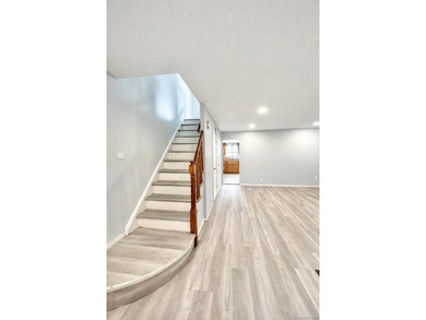 Expansive Brooklyn Home with Dual Dining, Parking Garage & - photo 8