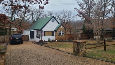 Cedar Creek Lake Home For Sale in Malakoff Texas