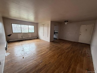 2 Bedroom UPPER Unit> Needs TLC> SOLD AS IS >Welcome to the - photo 6
