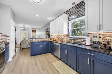 This stunning 4BR/3.5BA home in Eagle Bay offers style and - photo 13