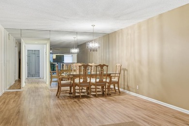 This spacious and bright first floor unit is a fantastic value - photo 13