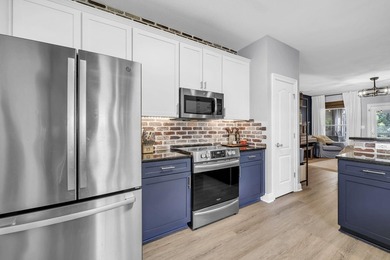 This stunning 4BR/3.5BA home in Eagle Bay offers style and - photo 14