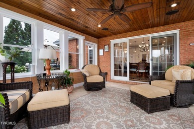 Welcome to one of the most exceptional golf course residences in - photo 17