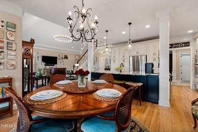 Welcome to one of the most exceptional golf course residences in - photo 18