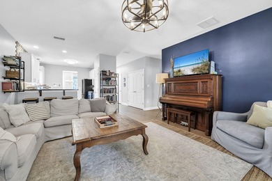 This stunning 4BR/3.5BA home in Eagle Bay offers style and - photo 19