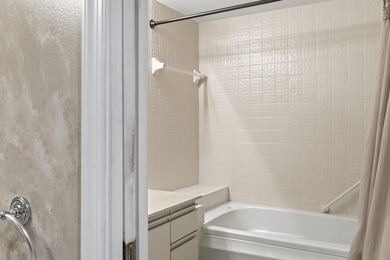 This spacious and bright first floor unit is a fantastic value - photo 19