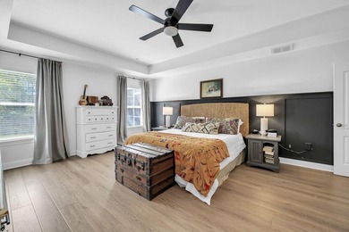 This stunning 4BR/3.5BA home in Eagle Bay offers style and - photo 21