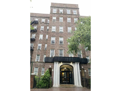 Elmhurst central. Approximately 1,500 SF, 2-bed & 1-bath, Living