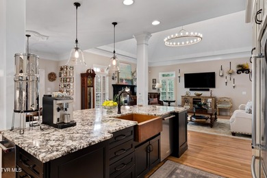 Welcome to one of the most exceptional golf course residences in - photo 21