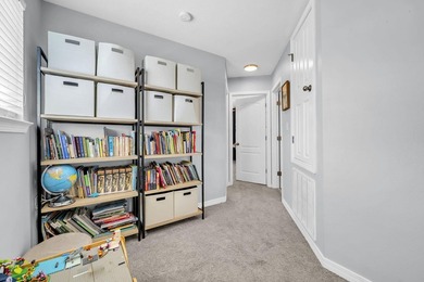 This stunning 4BR/3.5BA home in Eagle Bay offers style and - photo 27