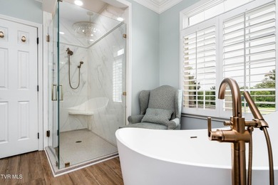 Welcome to one of the most exceptional golf course residences in - photo 27
