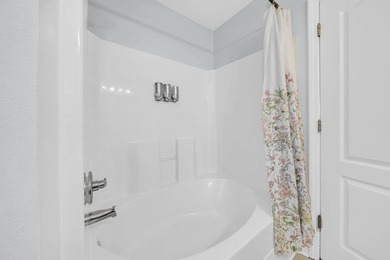 This stunning 4BR/3.5BA home in Eagle Bay offers style and - photo 31