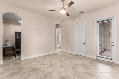 Welcome to this beautifully maintained 4-bedroom, 3-bathroom - photo 32