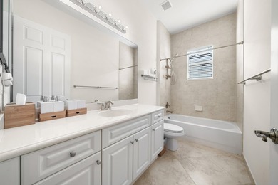 Welcome to this beautifully maintained 4-bedroom, 3-bathroom - photo 33