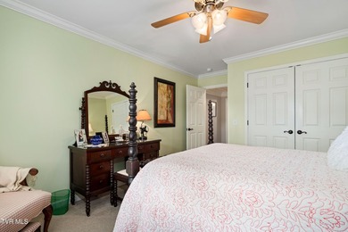 Welcome to one of the most exceptional golf course residences in - photo 39