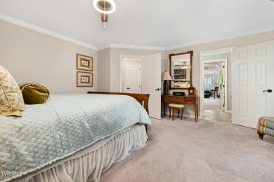 Welcome to one of the most exceptional golf course residences in - photo 41