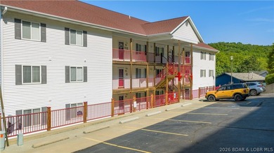 Beautiful 3-bedroom, 2-bath lakefront condo at Clearwater - photo 45