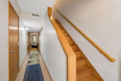 Charming, well-maintained, and truly unique contemporary 3-level - photo 6