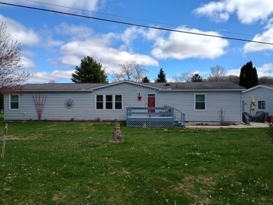 Lake Home Sale Pending in Hillsdale, Michigan