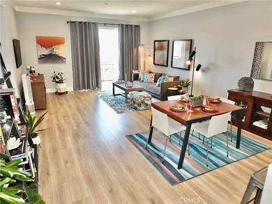 Stylish and upgraded 2-bedroom, 2-bath condo with a flexible den - photo 12