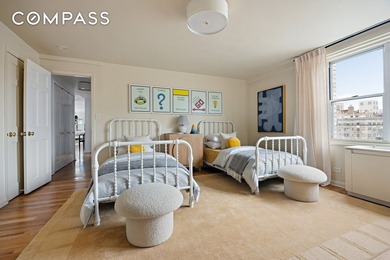 Graciously scaled and filled with natural light, Residence 17A - photo 12