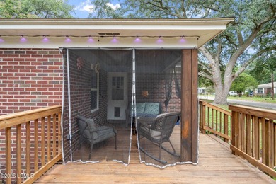 Great corner lot home in centrally located established - photo 14