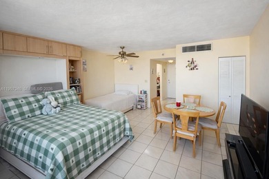 Ideal unit with fantastic city view, nice wall to wall windows