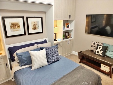 Stylish and upgraded 2-bedroom, 2-bath condo with a flexible den - photo 18