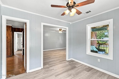 Great corner lot home in centrally located established - photo 21