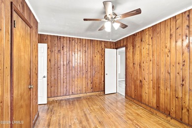 Great corner lot home in centrally located established - photo 23