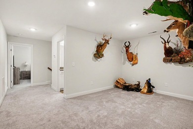 Welcome to this exceptional 5-bedroom, 3-bathroom home located - photo 23