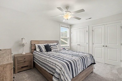 Welcome to this exceptional 5-bedroom, 3-bathroom home located - photo 24