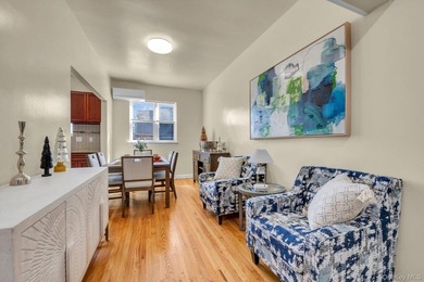 Welcome to this classic, all-brick semi-attached townhouse in - photo 6