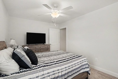 Welcome to this exceptional 5-bedroom, 3-bathroom home located - photo 27