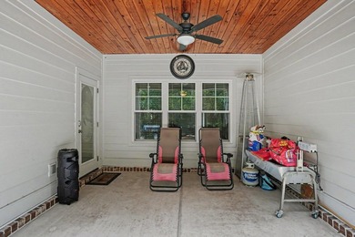 Welcome to this exceptional 5-bedroom, 3-bathroom home located - photo 30
