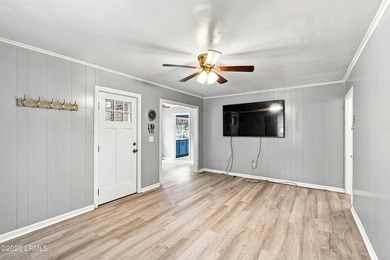 Great corner lot home in centrally located established - photo 32