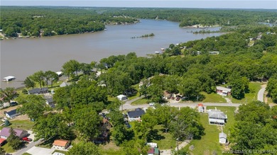 Tucked near the water in Warsaw, this 3-bedroom, 1-bath ranch - photo 32