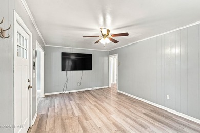Great corner lot home in centrally located established - photo 33