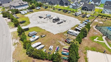 Welcome to this exceptional 5-bedroom, 3-bathroom home located - photo 40