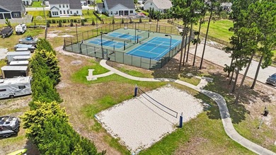Welcome to this exceptional 5-bedroom, 3-bathroom home located - photo 41