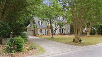 CLASSIC SOUTHERN CHARM meets MODERN UPDATES in this beautifully - photo 3