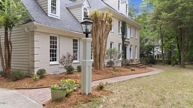 CLASSIC SOUTHERN CHARM meets MODERN UPDATES in this beautifully - photo 4