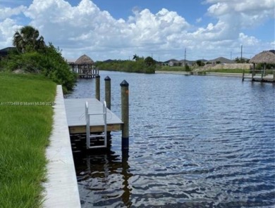 Cape Coral Lakes Area Lot For Sale in Cape Coral Florida